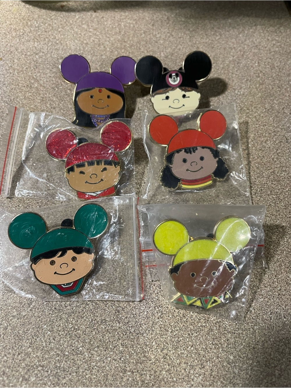 Disney It’s a Small World Limited Edition 1000 Pin Lot – 6 Pins – 2007